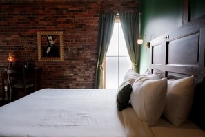 1 bedroom, desk, iron/ironing board, WiFi - The Lanier Suite 204 at The Chandler Hotel (Madison)