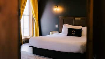 1 bedroom, premium bedding, iron/ironing board, WiFi