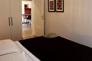 2 soverom, strykejern/-brett, wi-fi (inkludert) og sengetøy