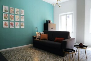 Una Smart TV, libros