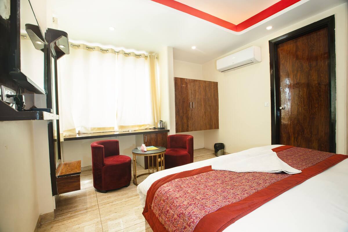 Deluxe Double Room | Egyptian cotton sheets, premium bedding, pillowtop beds, minibar