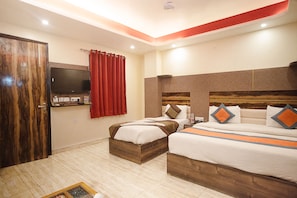 Egyptian cotton sheets, premium bedding, pillow-top beds, minibar - Hotel Dev Residency- Delhi Airport (New Delhi)