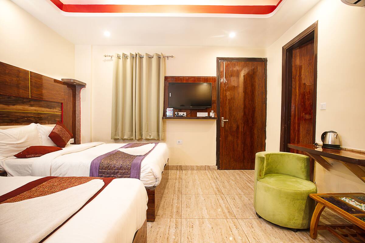 Egyptian cotton sheets, premium bedding, pillowtop beds, minibar