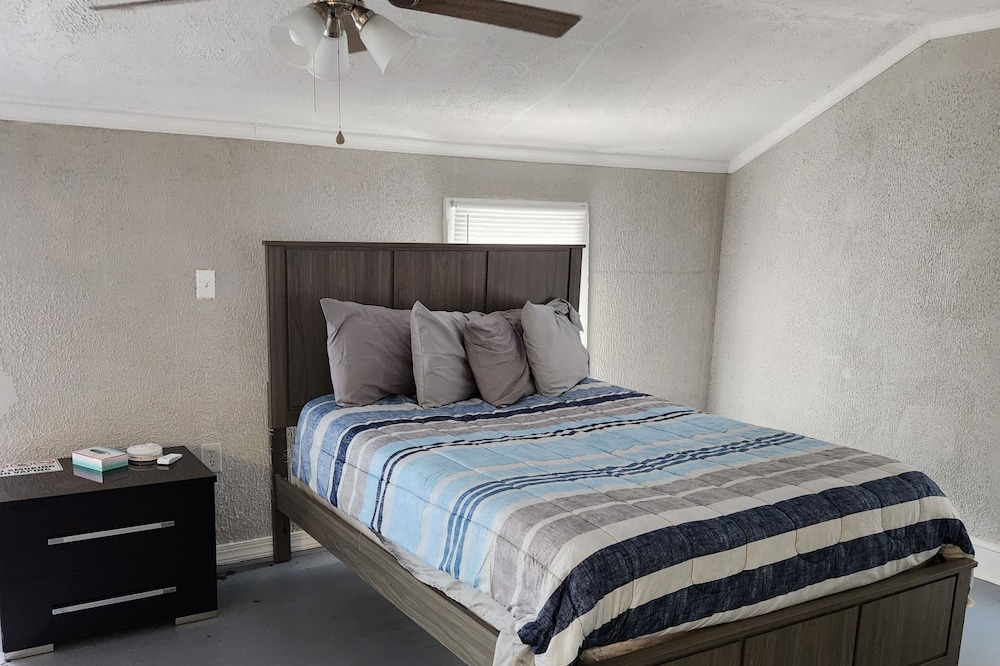1 Bedroom House that Sleeps up to 3