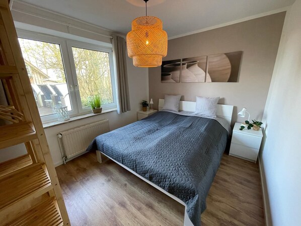 2 bedrooms, iron/ironing board, travel crib, free WiFi