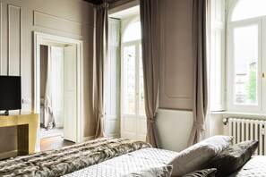 2 bedrooms, in-room safe, iron/ironing board, travel crib - Piazza Cavour - Luxury Lake View Apartment (Como)