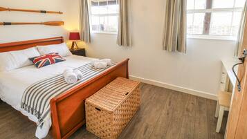 2 bedrooms, individually decorated, individually furnished, free WiFi