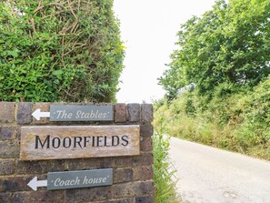 Property grounds - The Coach House (Newport)