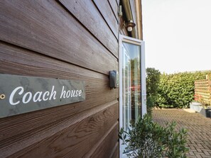 Property grounds - The Coach House (Newport)