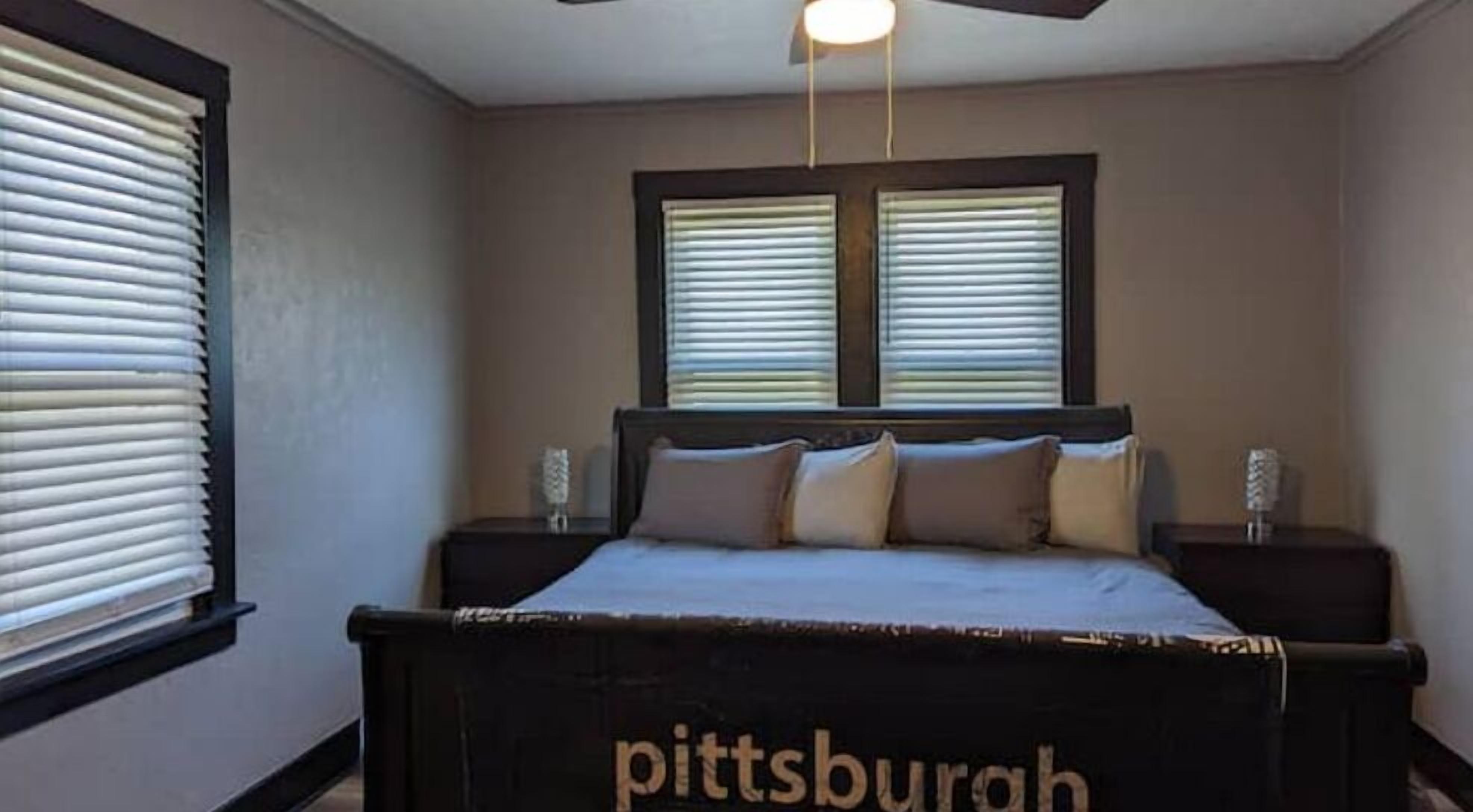 3 bedrooms, bed sheets