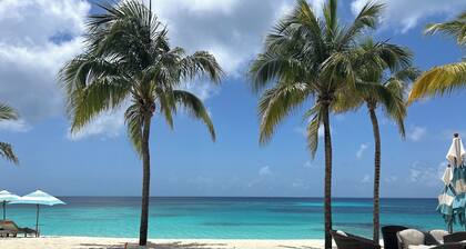 Ocean Front Condo - 3 minutes walk to the beach