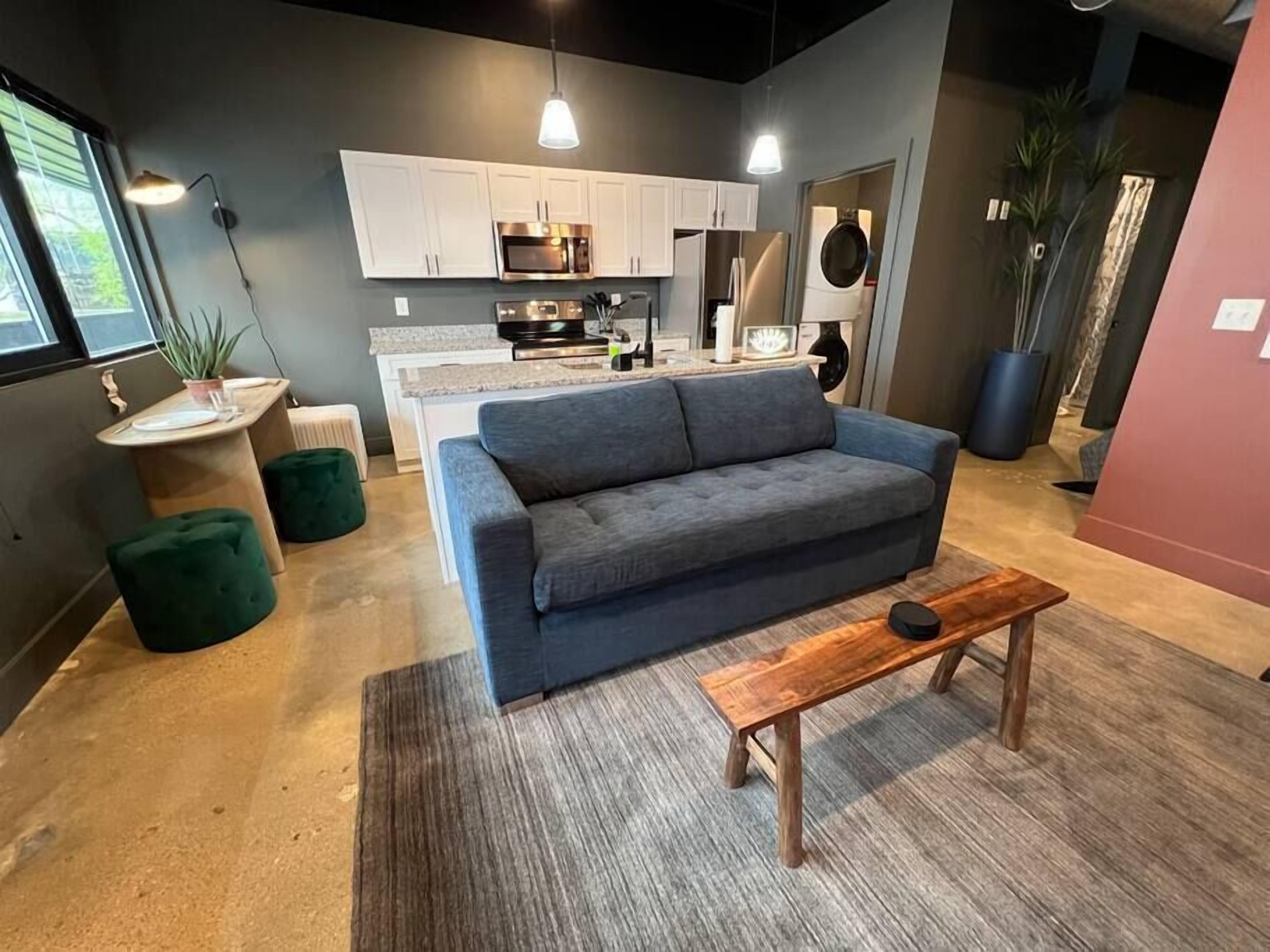 Western Legends - 4 miles to DT