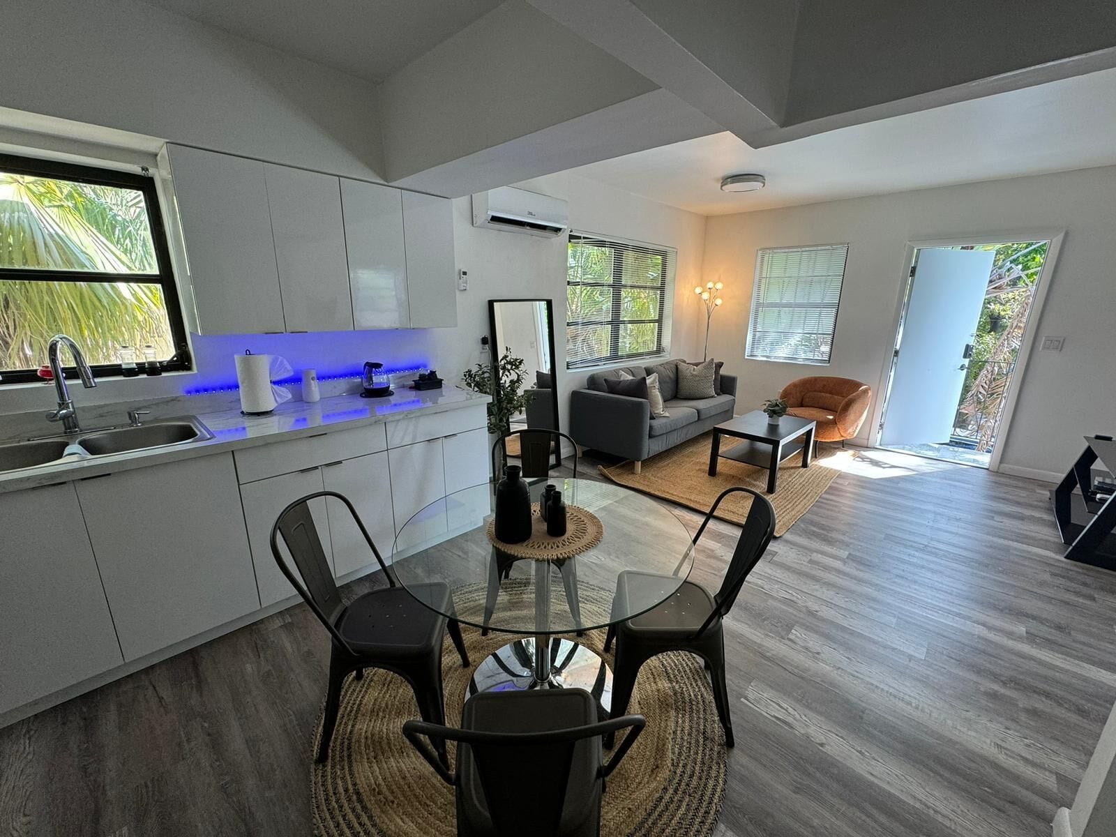 Familielejlighed | Privat køkken | Køleskab/fryser i fuld størrelse, mikrobølgeovn, kaffe-/temaskine