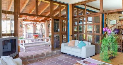 Casa Cayetana estilo Colonial | Frente al lago