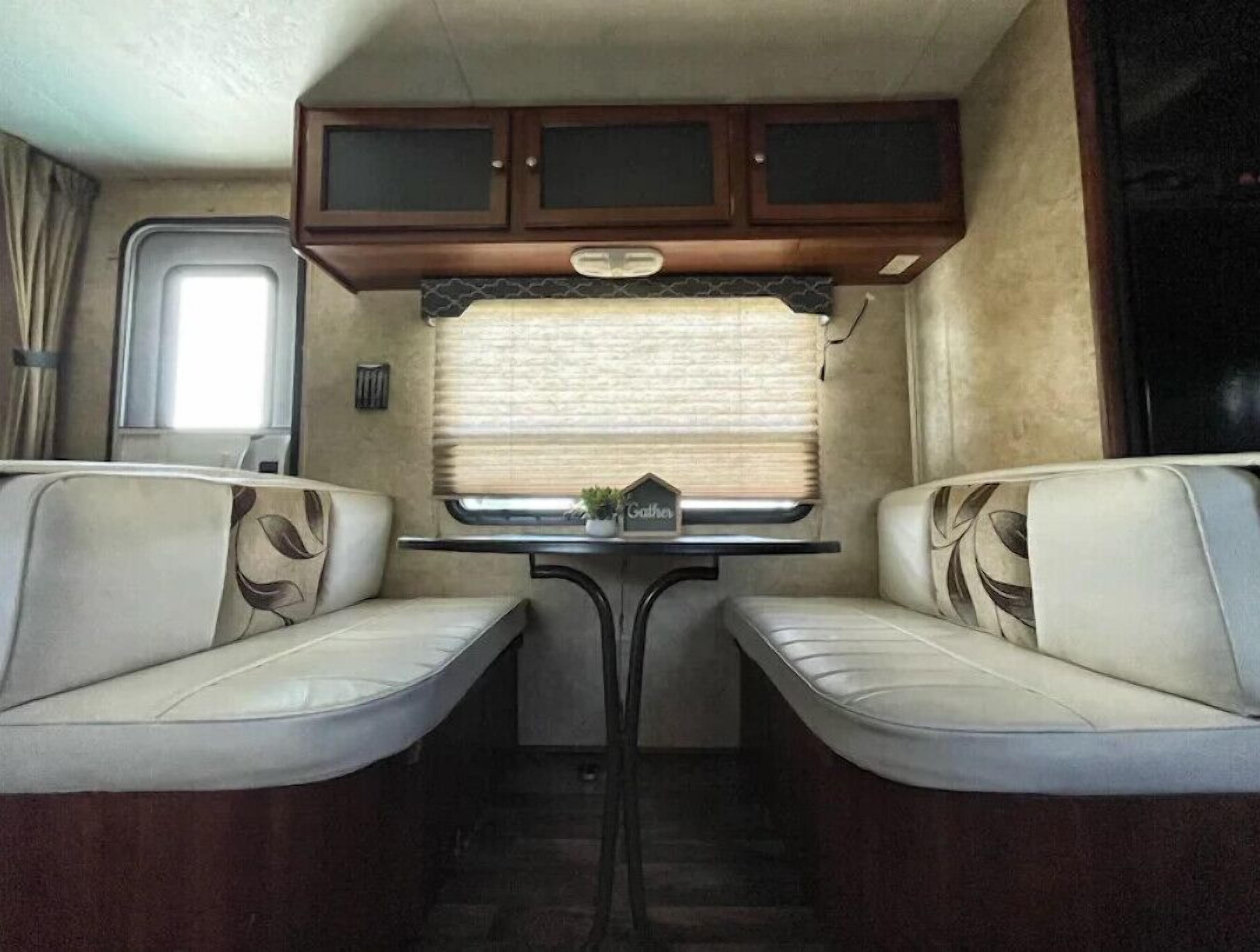 Outdoors Fun! Big lot! Clean Updated RV, A/C