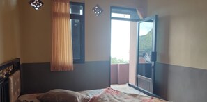 Standard Double or Twin Room | Front of property