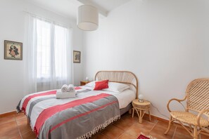 2 bedrooms, iron/ironing board, free WiFi, bed sheets - La Piazzetta - Bel appartement avec terrasse au calme (Marseille)