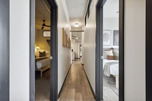 Apartamento City | Ropa de cama de alta calidad y edredones de plumas