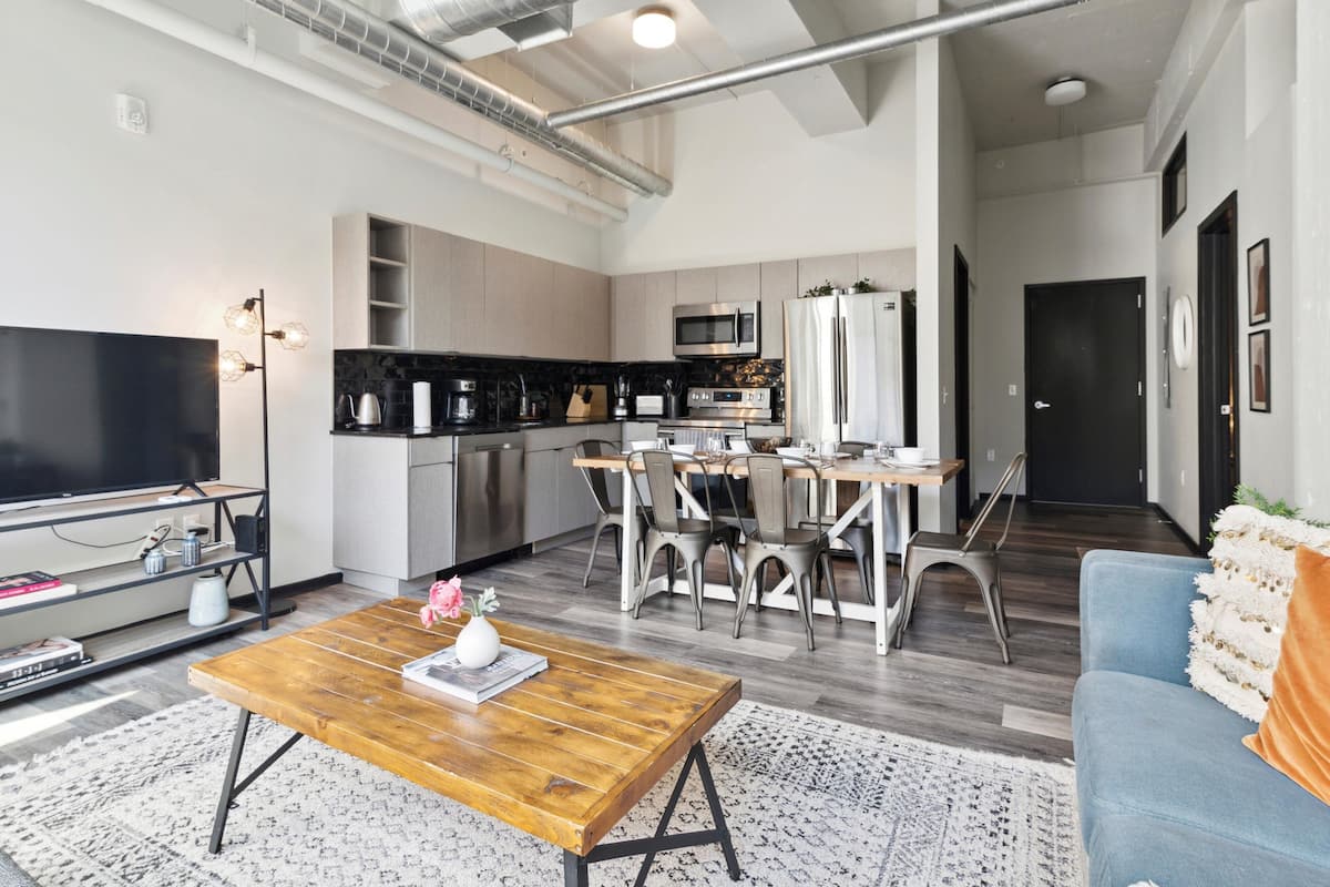 Apartamento com design assinado | Roupas de cama premium, edredons de pluma