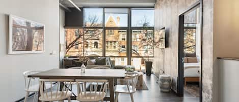 Romantic Apartment | In-room dining