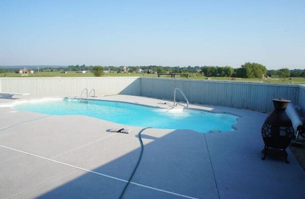 Piscina a l'aire lliure i piscina climatitzada 