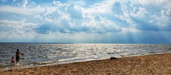 Clean Cozy Efficiency Beach Apt