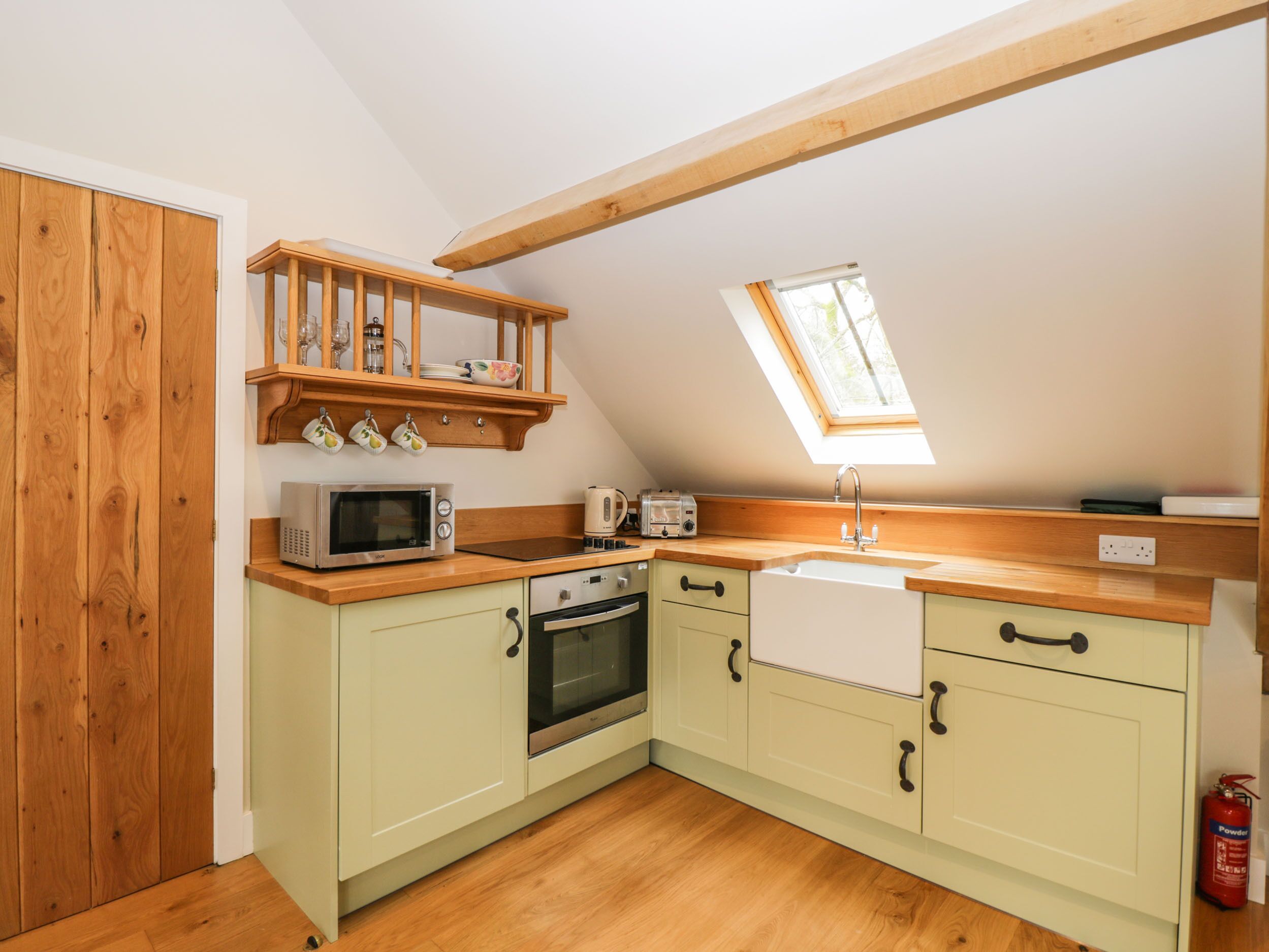 AVON TURN VIEW, romantic, with a garden in Alderbury