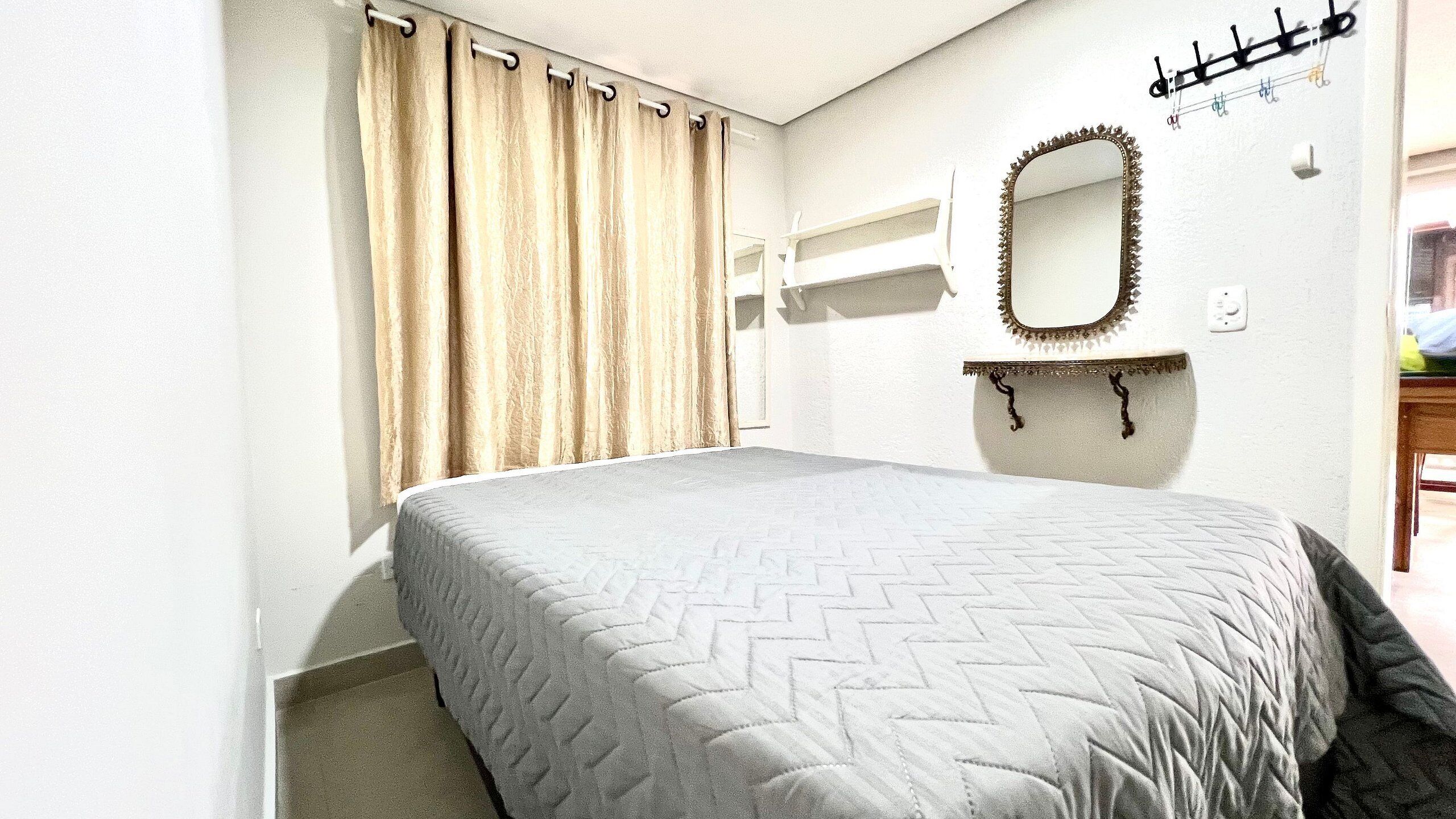 3 bedrooms, desk, travel cot, free WiFi