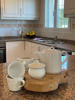 Dishwasher - Walkable to the beach, 3 bedroom large villa (Xàbia)