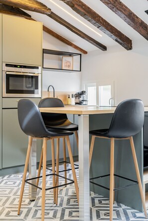 Fridge, microwave, oven, dishwasher