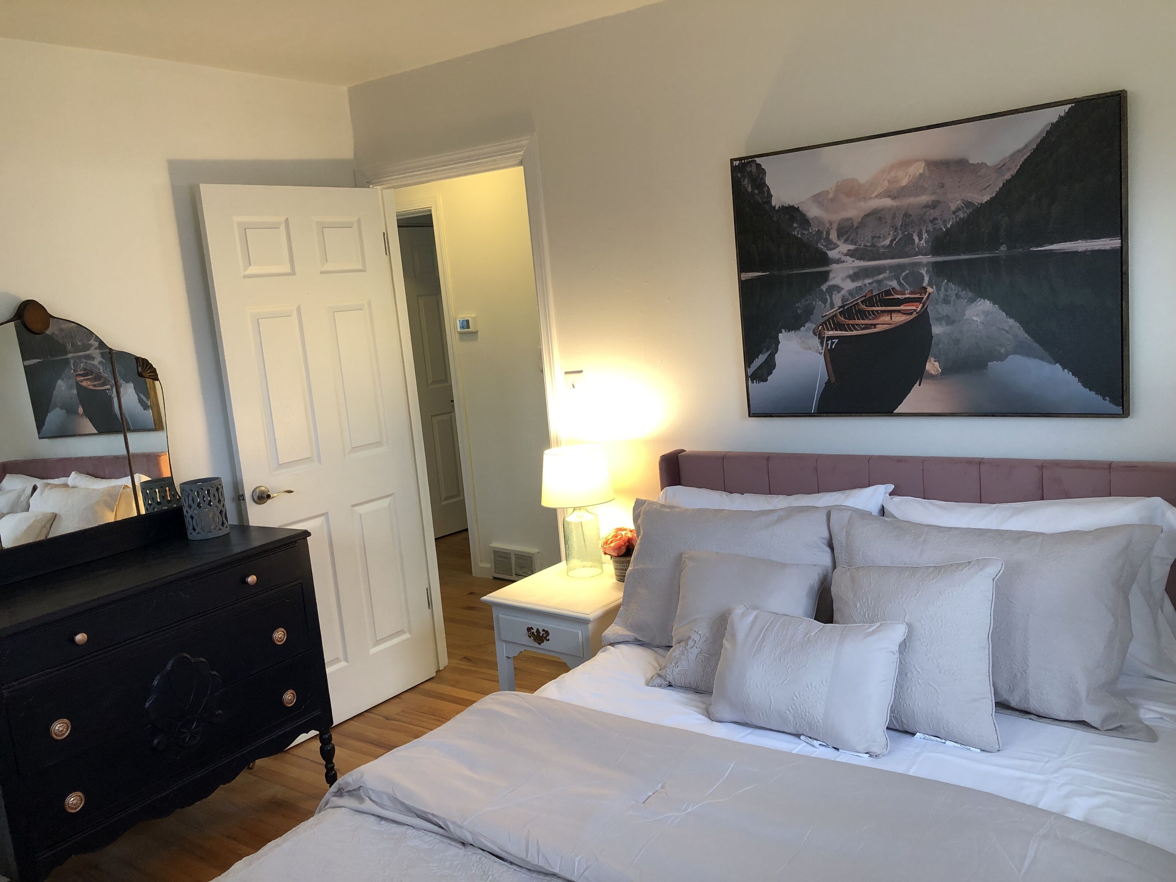 North Utica Ranch- Movie Theater and Waffle Bar! Pets Welcome! 