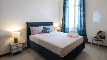 Camera Standard | Biancheria da letto di alta qualità, copriletto in piuma, minibar