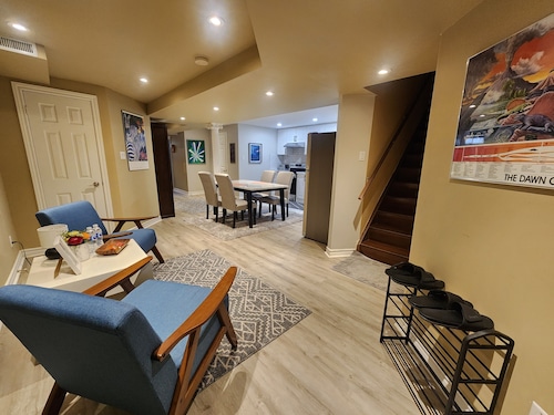 Cozy & Spacious 1 Bedroom Private Basement Apartment