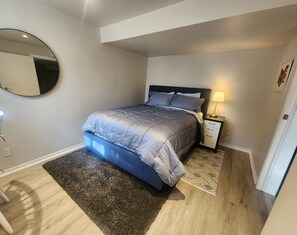 1 bedroom, desk, WiFi, bed sheets