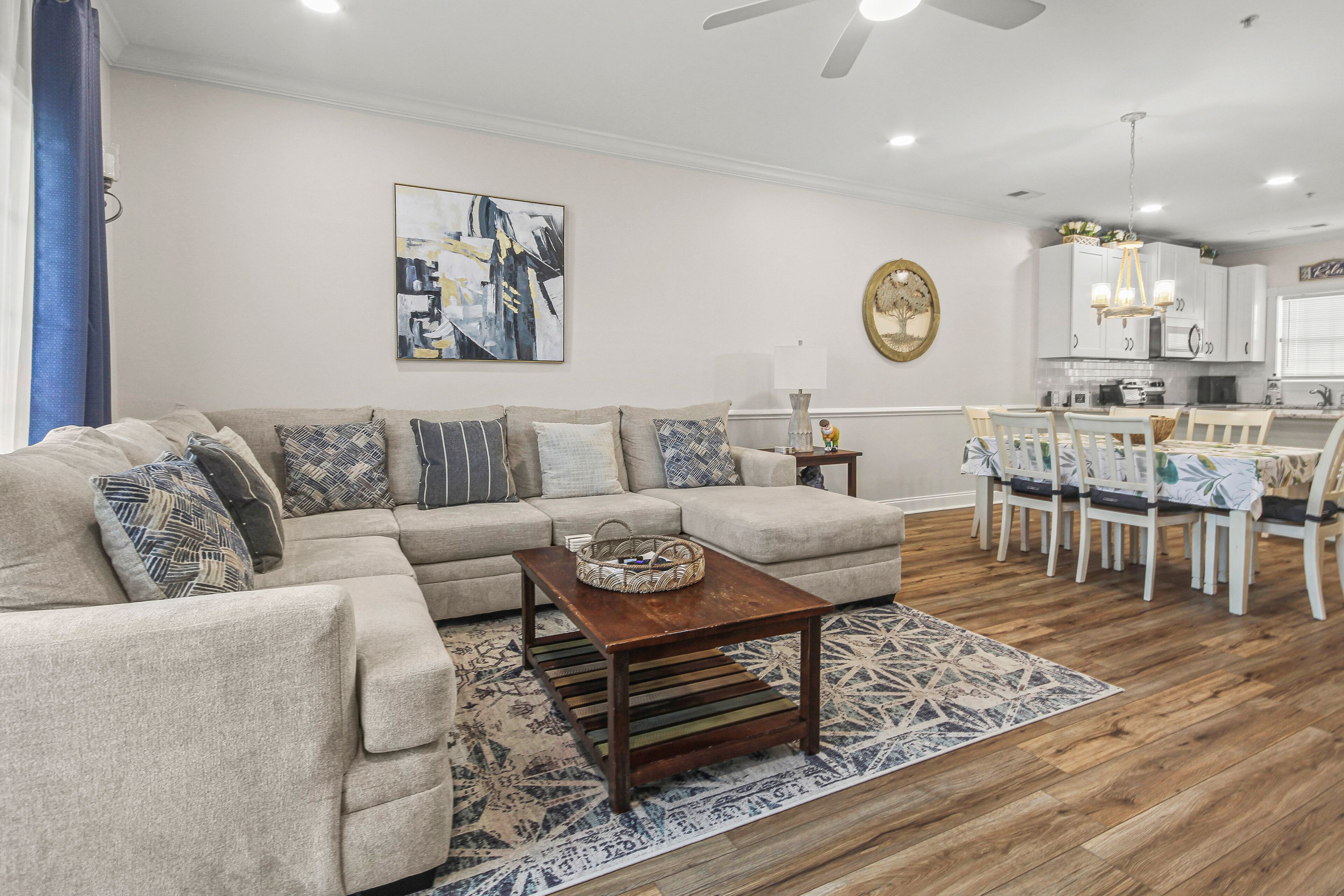 2nd-floor golf course-front condo with outdoor pool, balcony, golf course views