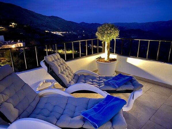 Property grounds - Casa Rif - Contemporary townhouse with panoramic views (Cáñar)