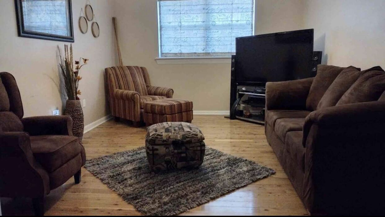 Near JU, Mayo Clinic & Jacksonville Beach