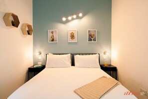 4 bedrooms, desk, iron/ironing board, travel crib