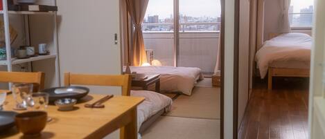 2 bedrooms, iron/ironing board, free WiFi, bed sheets