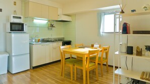 茶具/咖啡用具、冰箱、微波炉、电热水壶