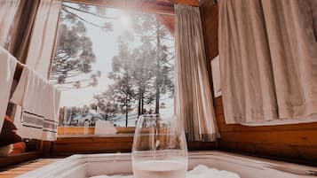 Chalé standard | Banheira de hidromassagem particular