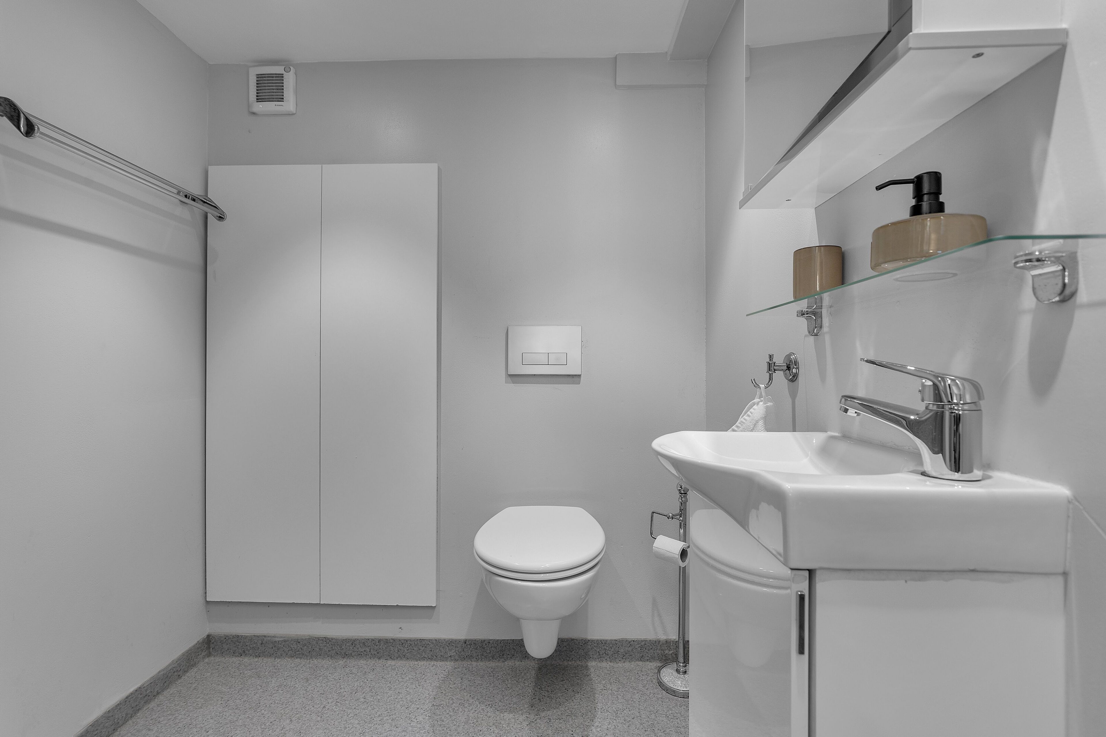 Secador de pelo y toallas