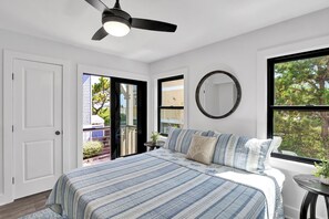 4 Schlafzimmer, Schreibtisch, Bügeleisen/Bügelbrett