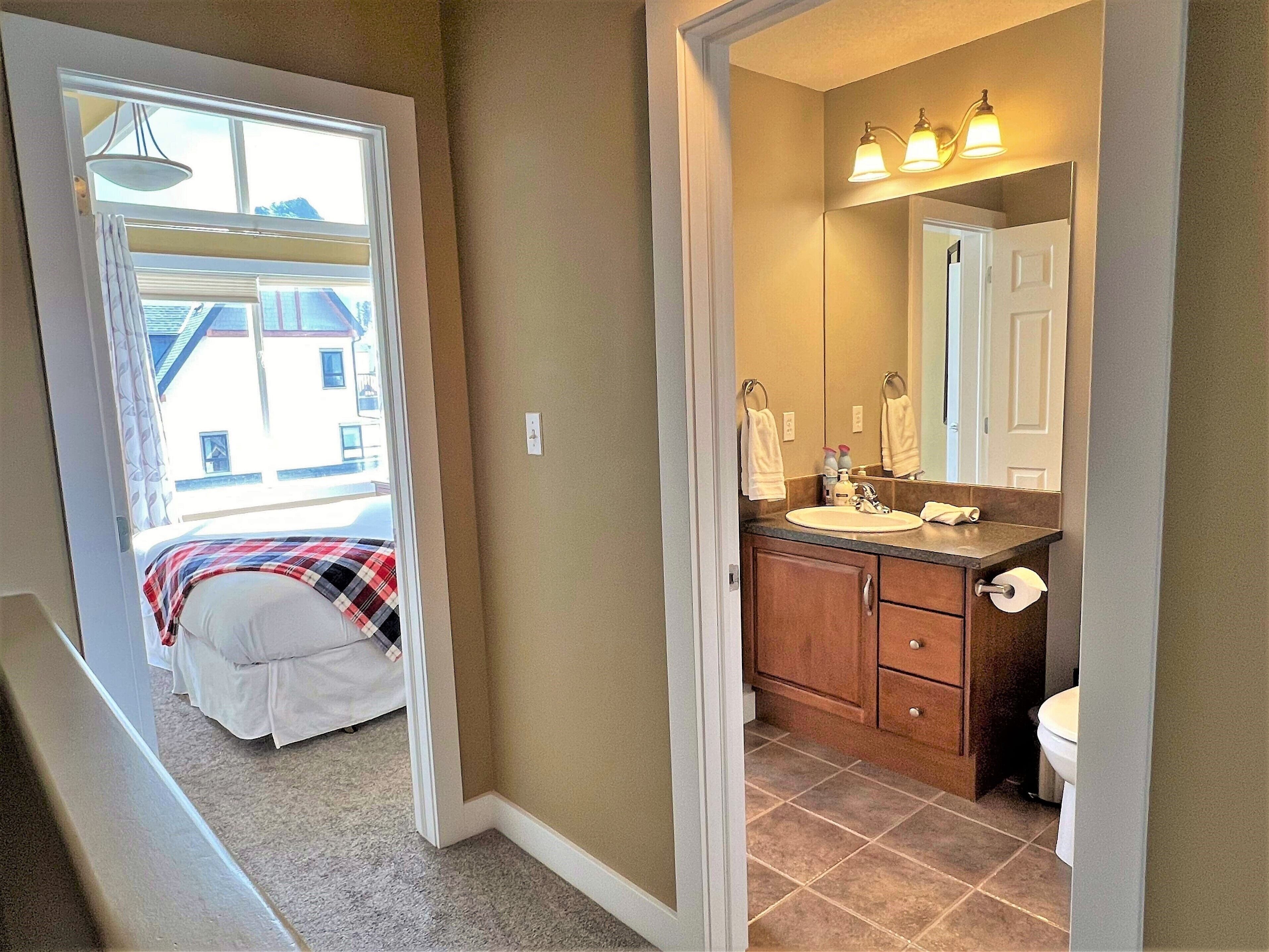 Spectacular Mountain Views! Unique & Rare End Unit 2 Storey Condo + 2 balconies!