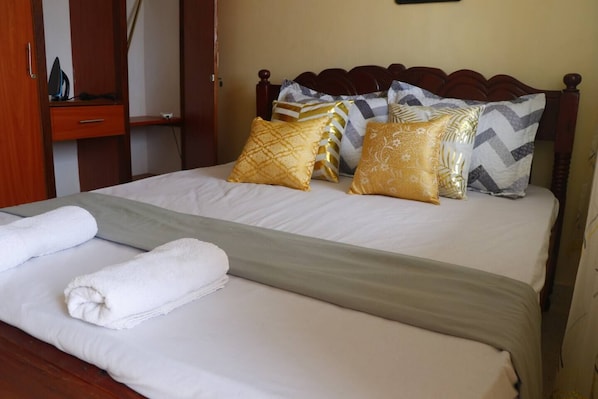 2 bedrooms, WiFi, bed sheets