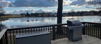 Lakefront Sauna Spa @ Stoneledge Lake Living