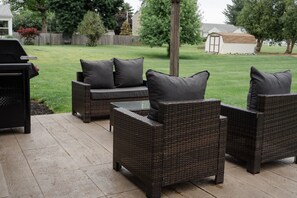 Terrace/patio - Willowdale Cottage * Hot Tub * Close to Attractions (Lancaster)