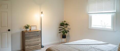 4 bedrooms, desk, iron/ironing board, travel crib