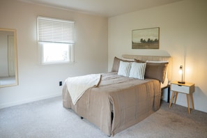 4 bedrooms, desk, iron/ironing board, travel cot