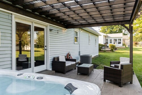 Willowdale Cottage * Hot Tub * Close to Attractions